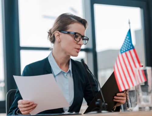 Puedo hacer mis tramites legales sin salir de usa?